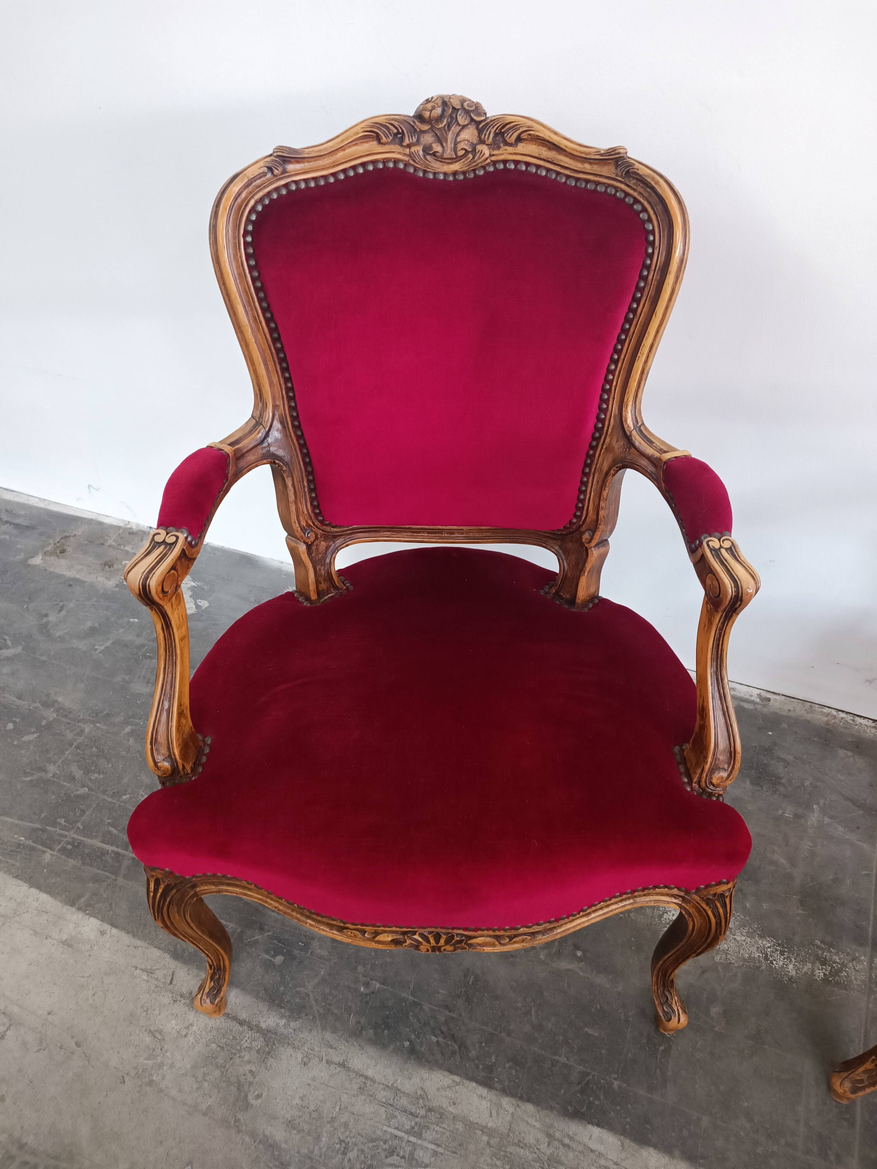 Ensemble banquette et 2 fauteuils style Louis XV en tissu rouge
