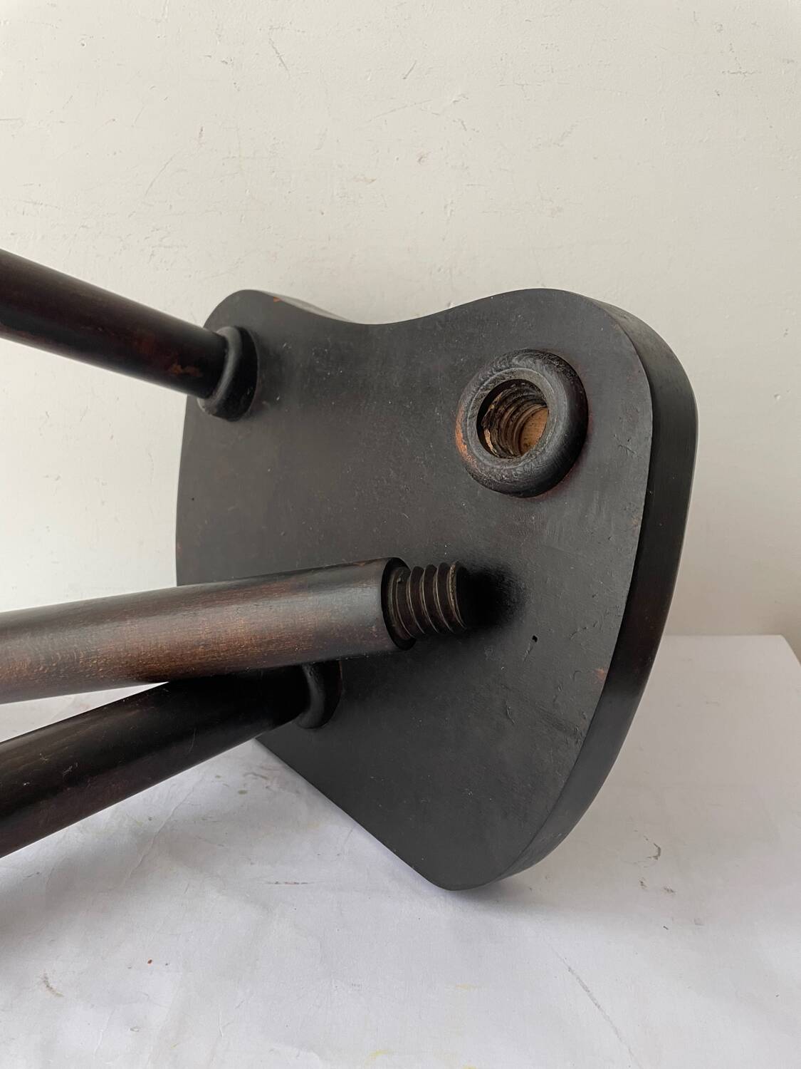Tabouret tripode vintage