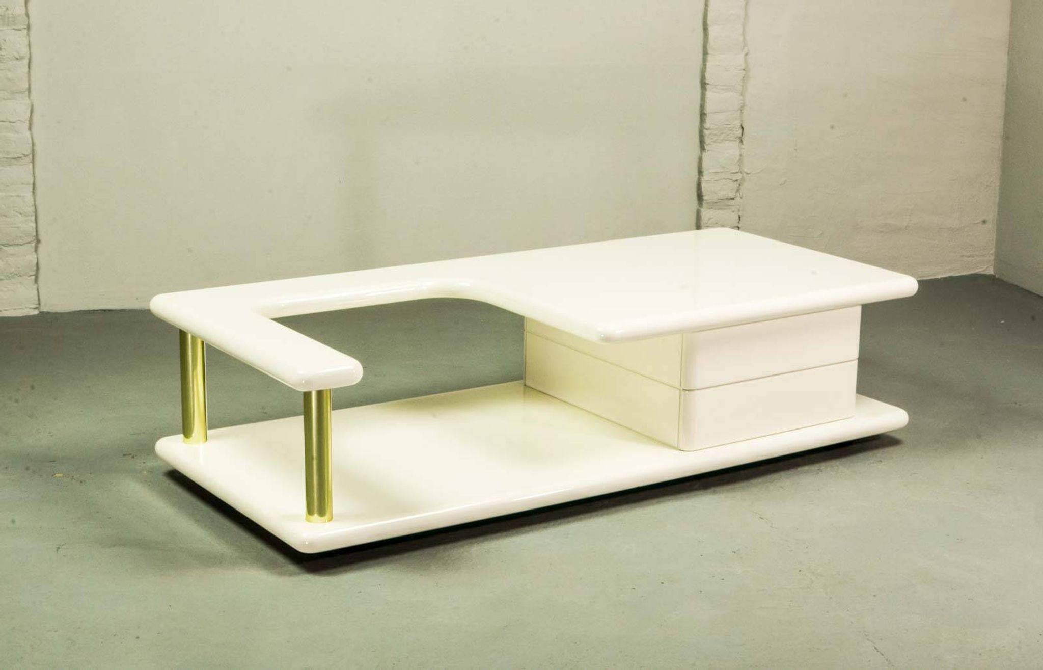 White High Gloss Free Form Italian Design Coffee Table w. Brass Accents 70s