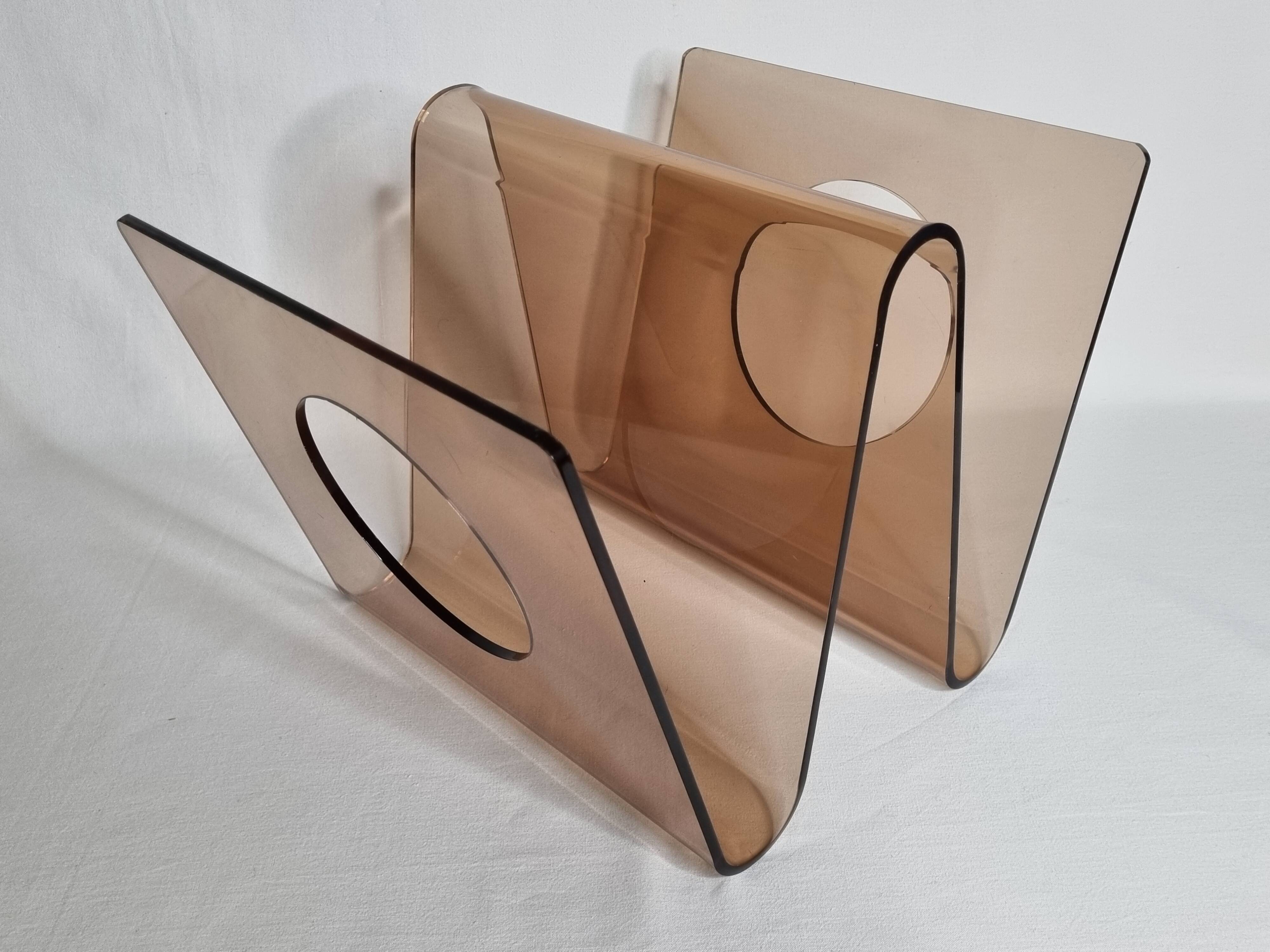 Magazine rack by Michel Dumas for Roche Bobois, smoked plexiglass, 1970s.