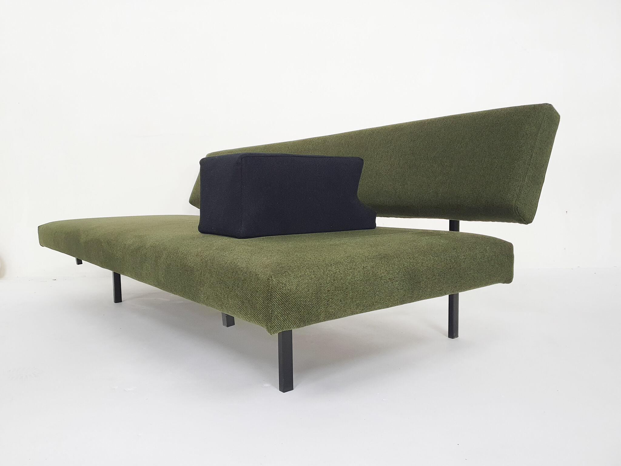 Gijs van der Sluis Model 540 sleeper / sofa, The Netherlands 1960's