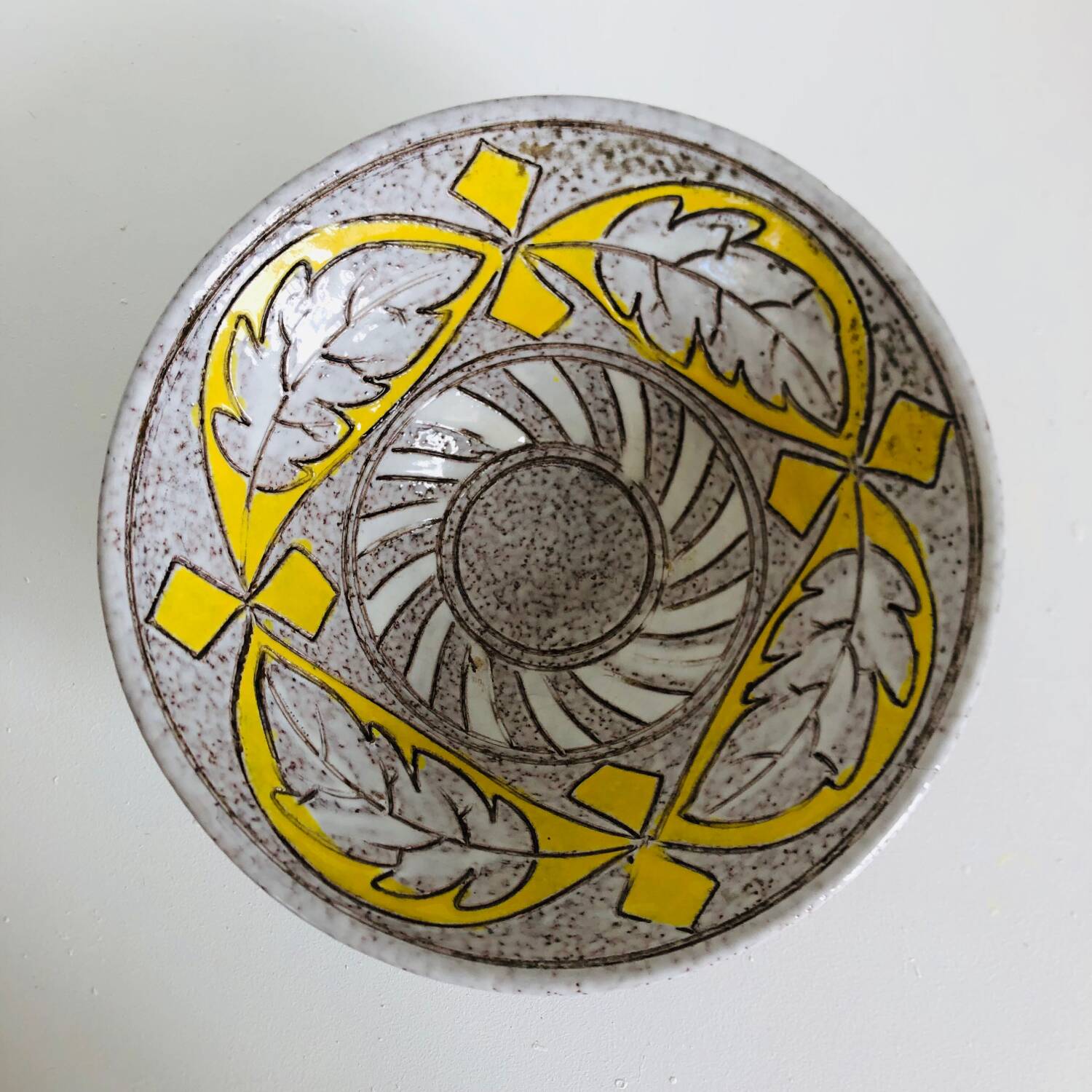 Trapezoidal vase by Fratelli Fanciullaci with plant decoration