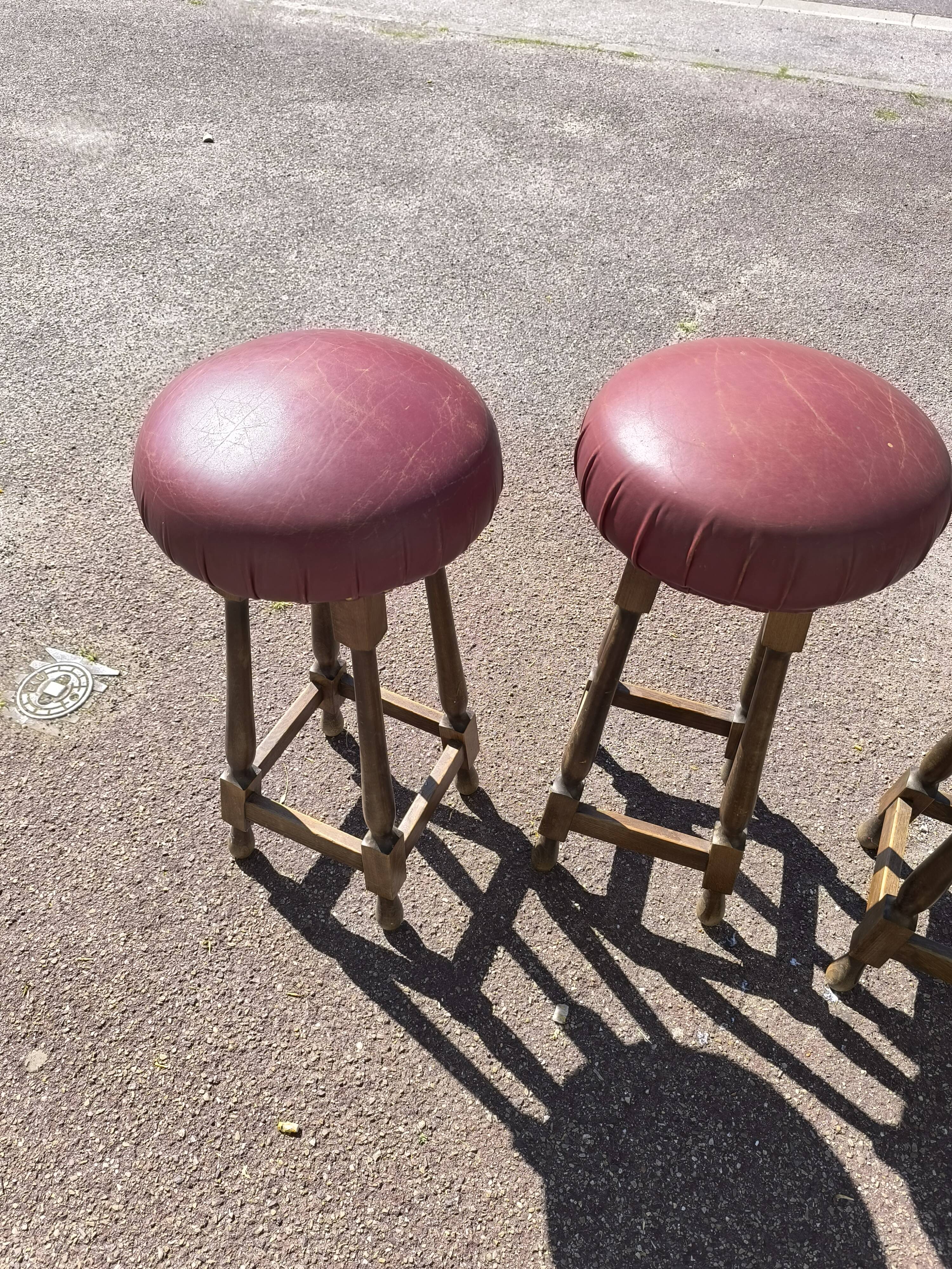 Lot de 4 tabourets de bar cuir et bois
