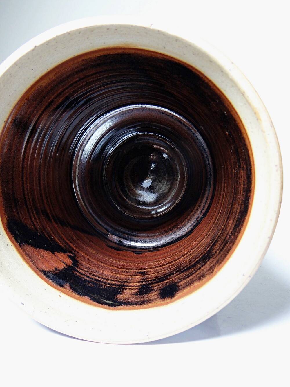 A pair of vintage stoneware pots from the 80s-90s with a Japanese style, signed handmade pottery.