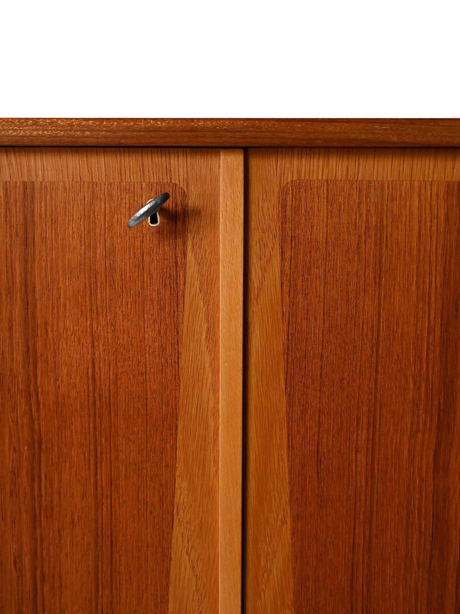 Buffet Ulferts en teck scandinave datant de la fin des années 1950