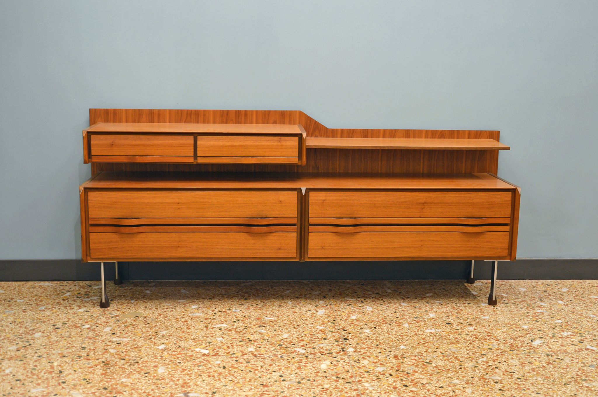 Enfilade par la sorgente dei mobili, 1960