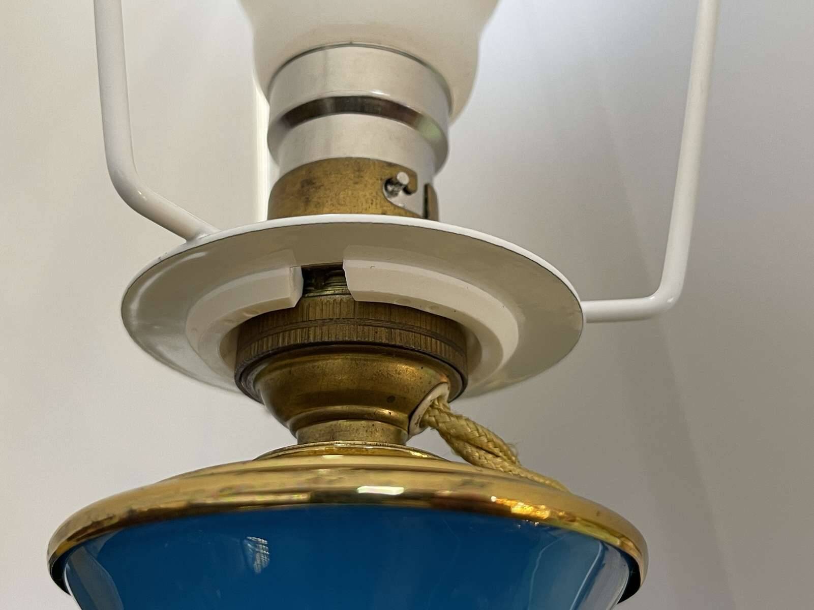 Lampe Napoléon III fin XIXème en opaline bleu