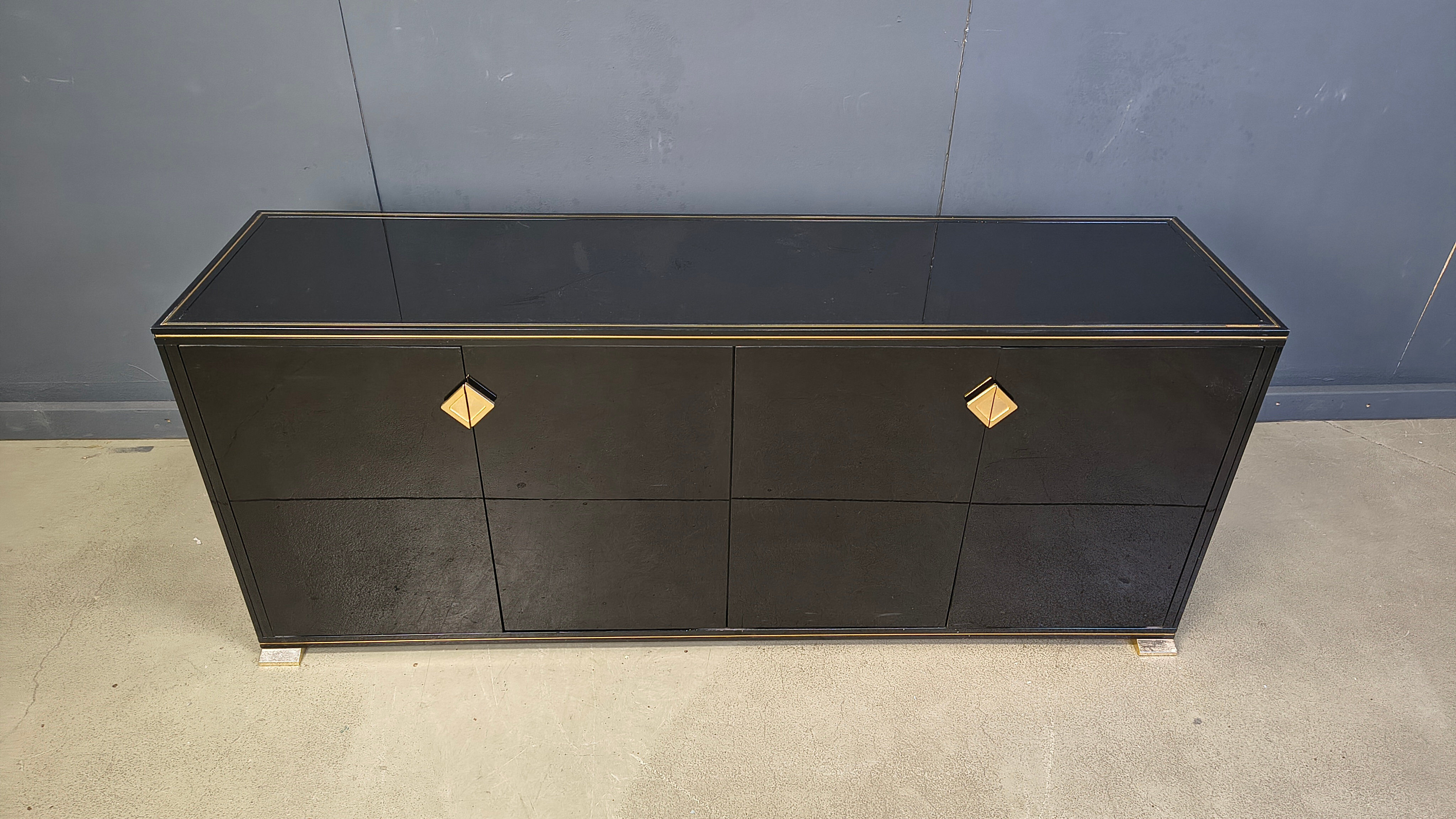 Enfilade en laiton et laque par Pierre Vandel, années 1970