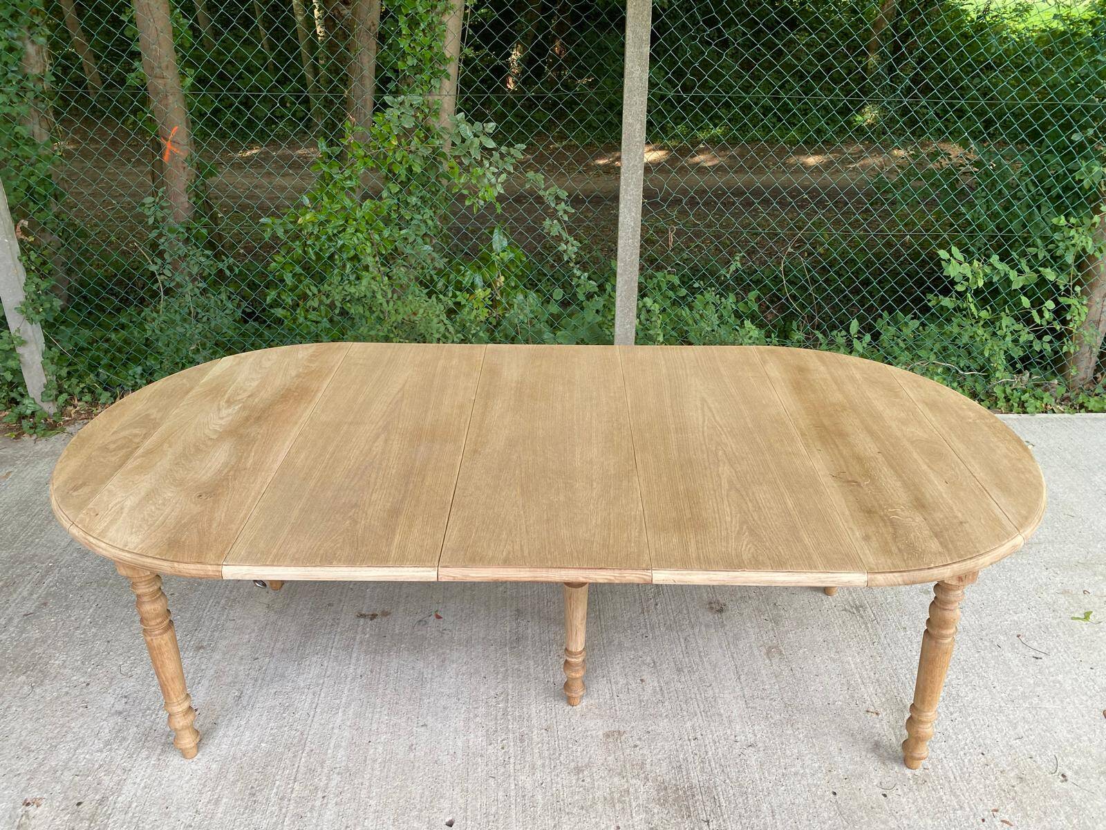 Louis Philippe 20th century extendable round dining table with shutters, renovated 230cm