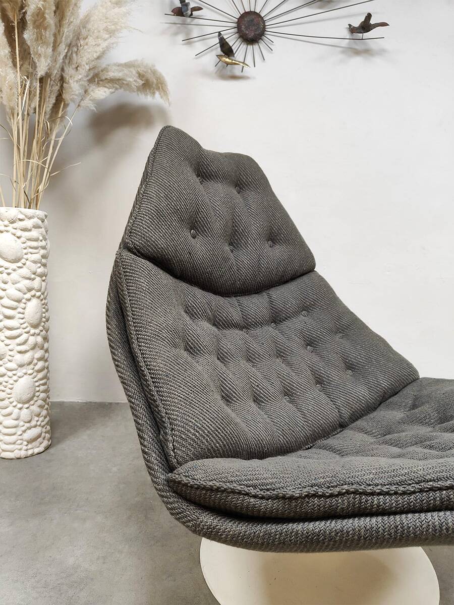 Vintage design F588 swivel chair Artifort Geoffrey Harcourt