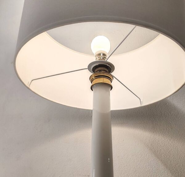 Lampe colonne en opaline blanche année 50
