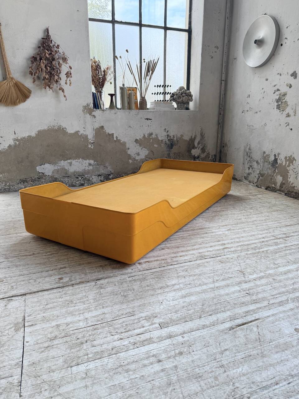 Ozoo single bed by Marc Berthier for Roche Bobois, 1967