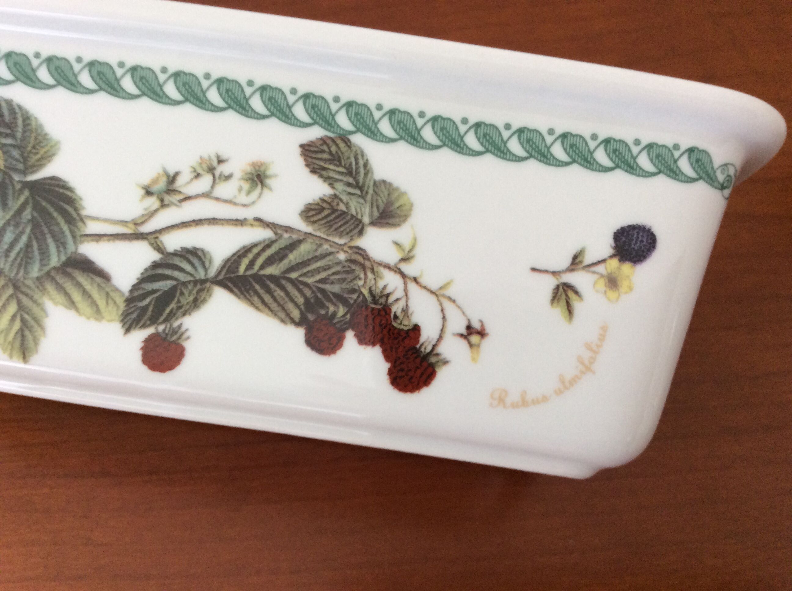 Porcelain cake dish Tognana