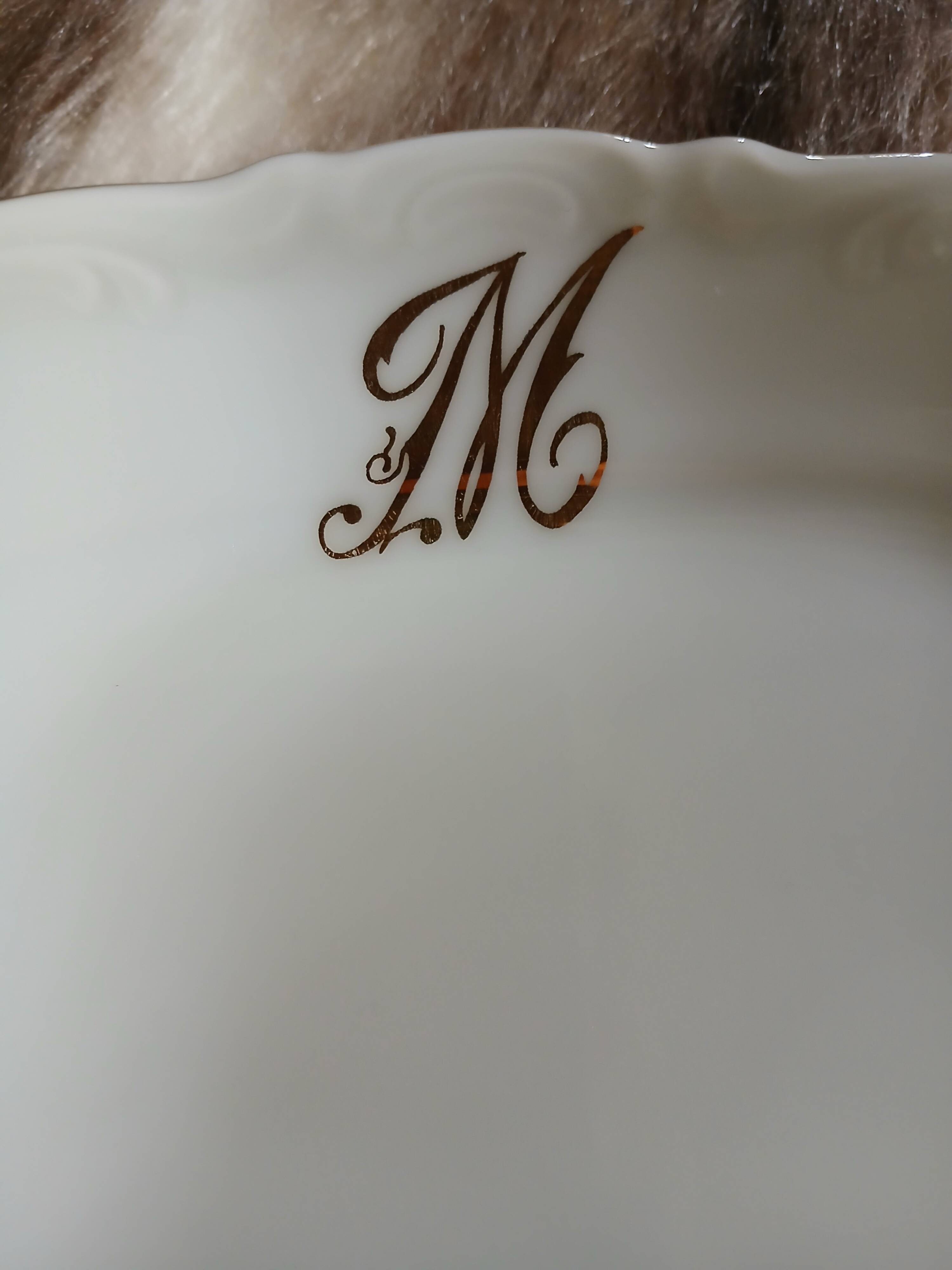Ensemble 6 plats en porcelaine blanche