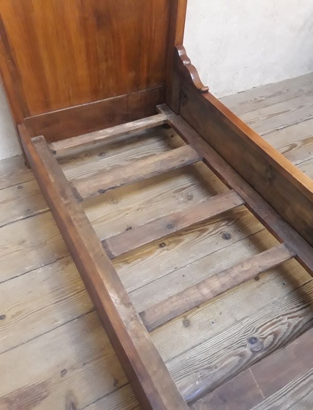 Louis philippe bed in walnut