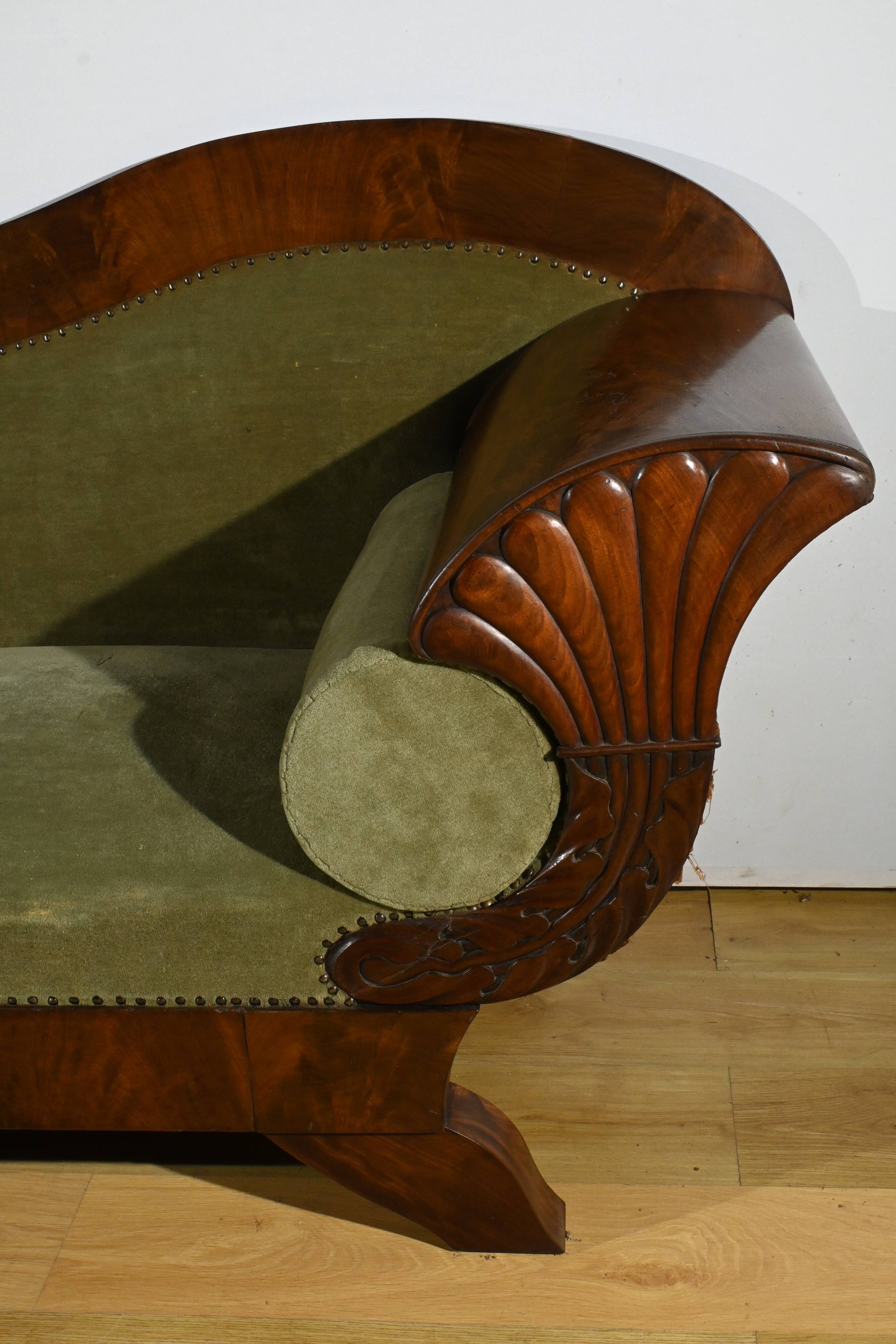 Mahogany Burl Sofa, Biedermeier Style – Late 19th Century