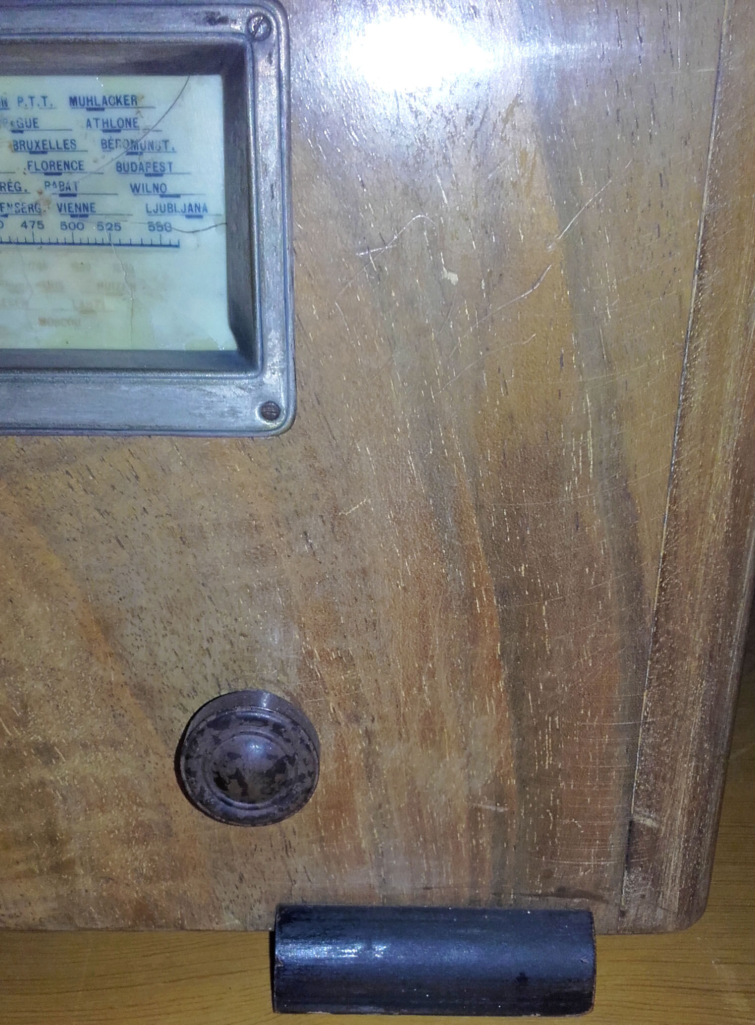 Ancien poste TSF des années 1940