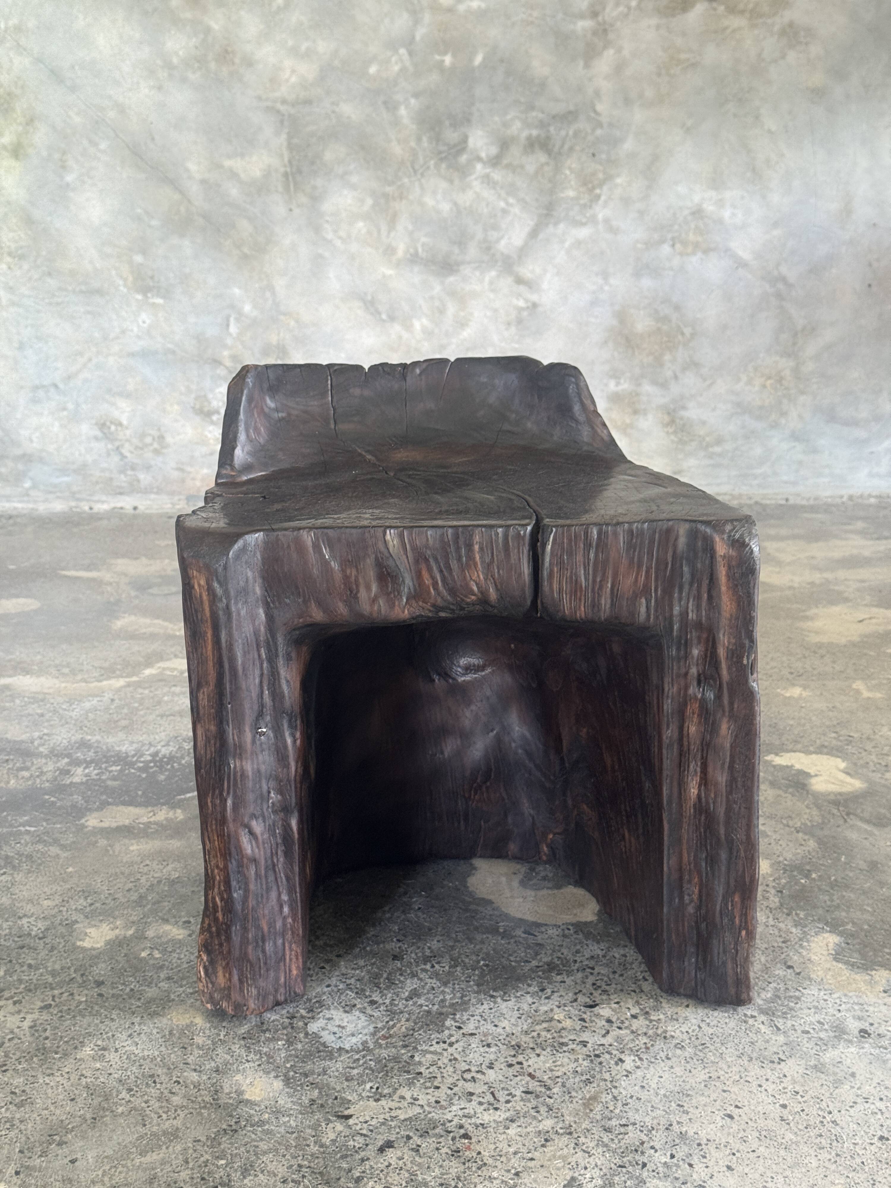 Stool, tabouret or low Japanese-style armchair in brutalist monoxyle radica.