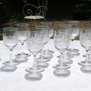 BACCARAT NANCY - 12 Glasses of white wine in cut crystal - Signed - H 12,5cm