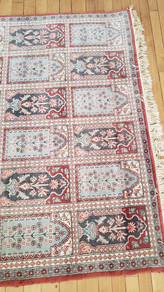 Hand-knotted wool carpet
