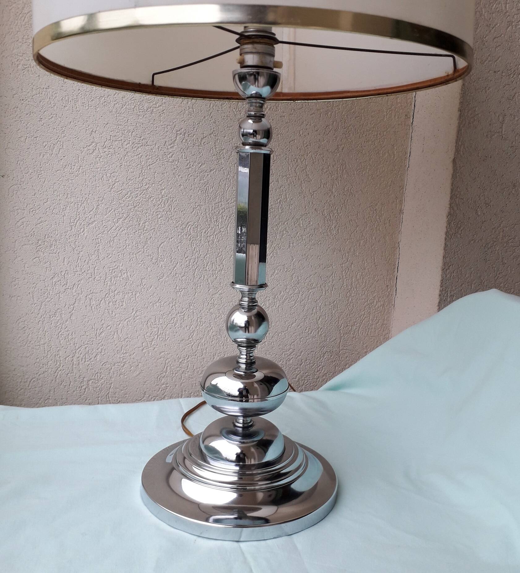 Lampe en métal chromé