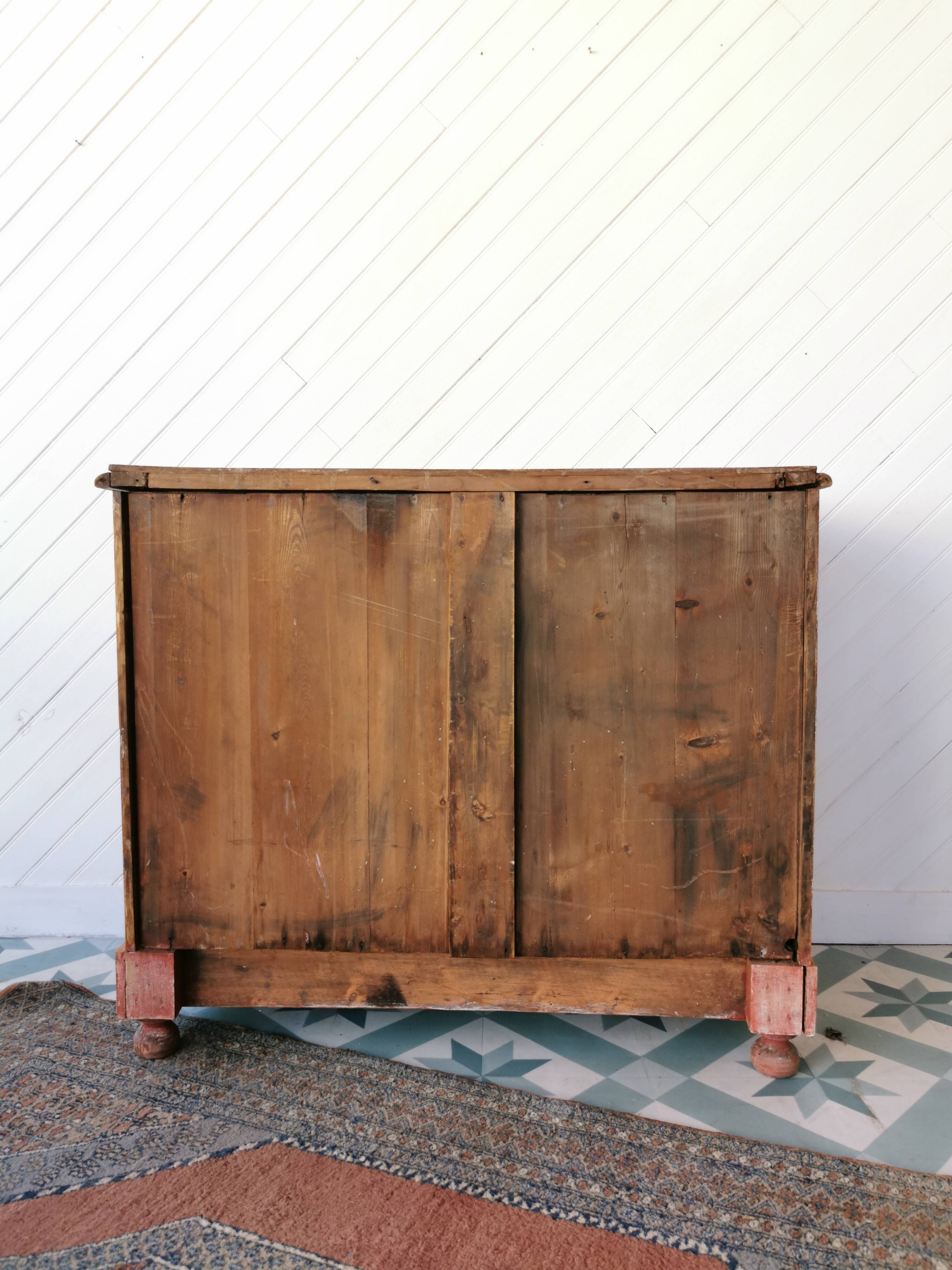 English chest of drawers