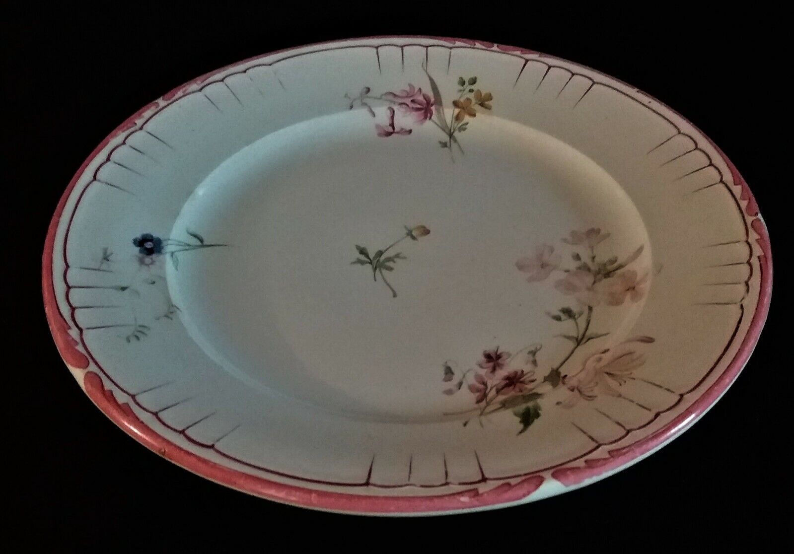 Flat earthenware plate by choisy le roi for au vase étrusque paris