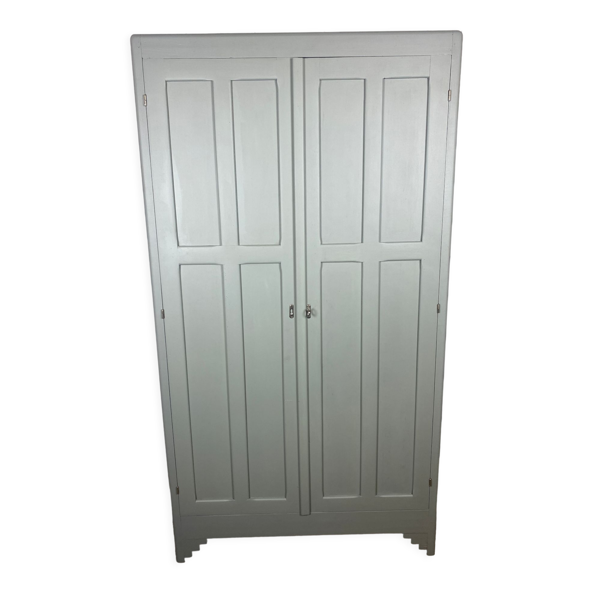 Parisian wardrobe green sage