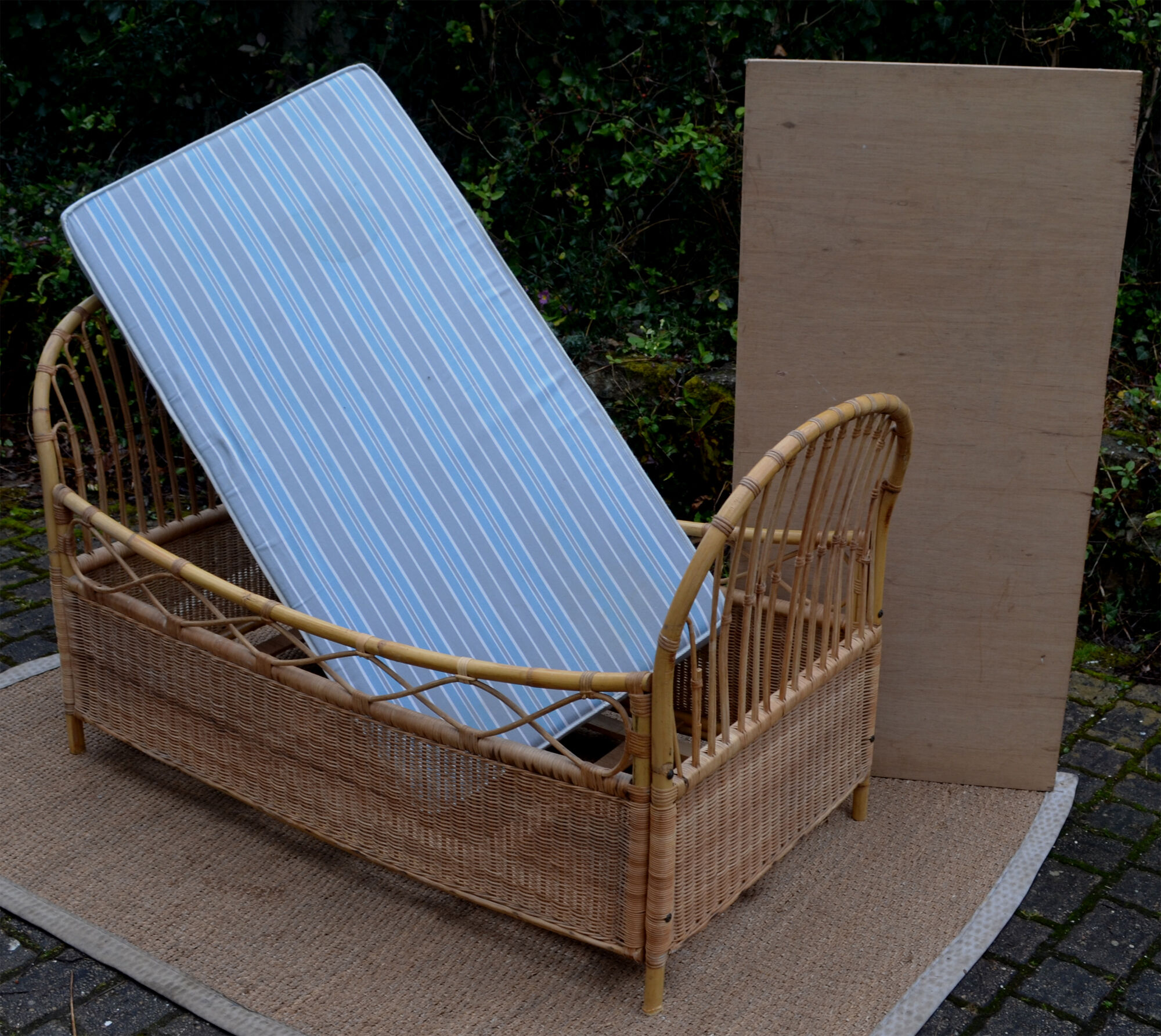 Rattan children's bed