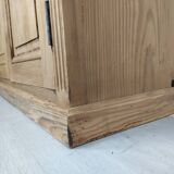 Bistro corner bookcase
