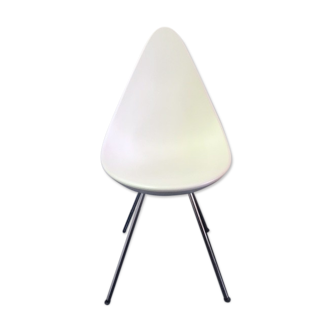 Drop chair 3110 by Arne Jacobsen for Fritz Hansen