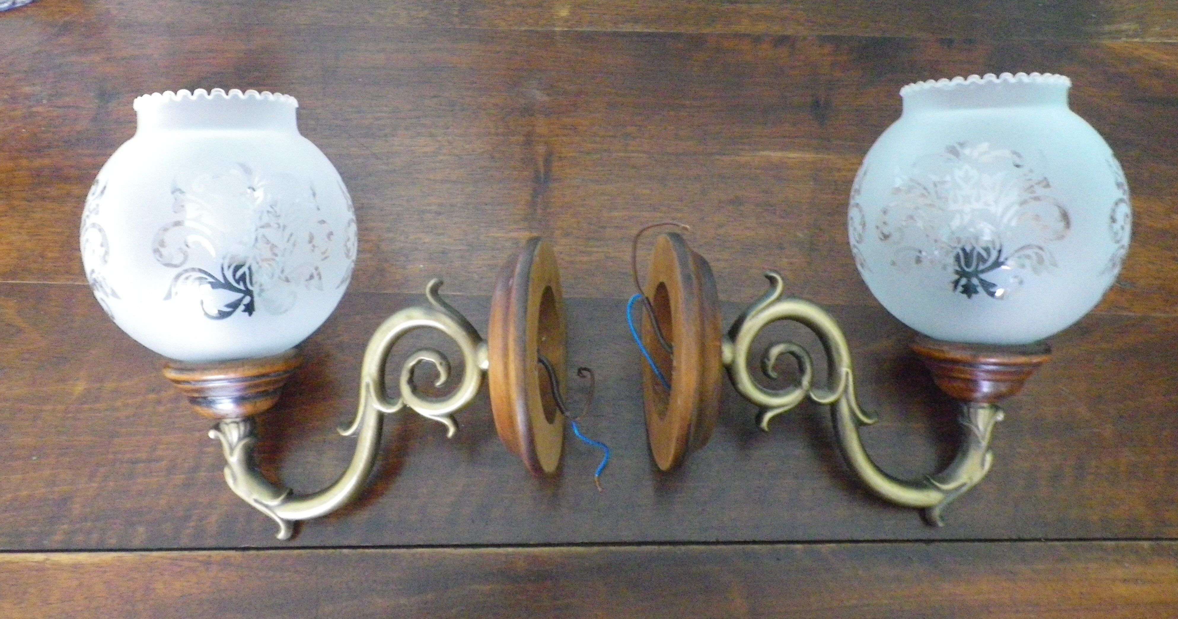 Wall lamps in wood and gilded metal, openwork glass lampshade