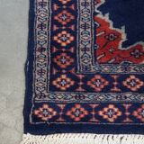 Tapis en laine bleu foncé – 139 x 66 cm