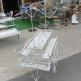 Chariot fleuriste ou bar de jardin en fer perforé