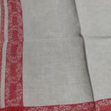 Set of four white and red damask thread napkins 27 X 29 cm