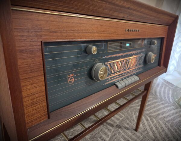 Combiné radio vinyle Philips H5S04A de 1961 restauré