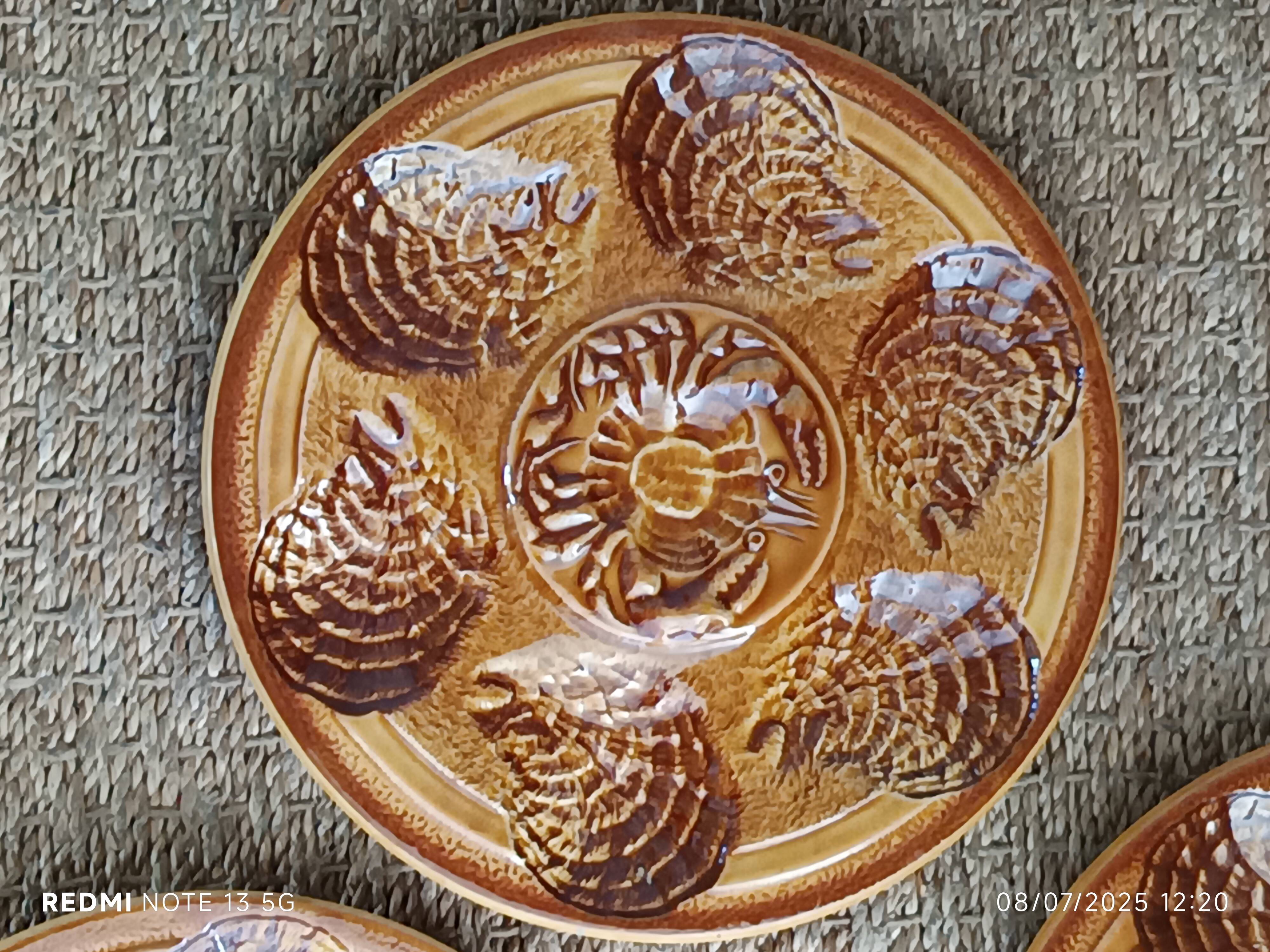 12 vintage oyster plates Ateliers d’Art du Reverney France barbotine