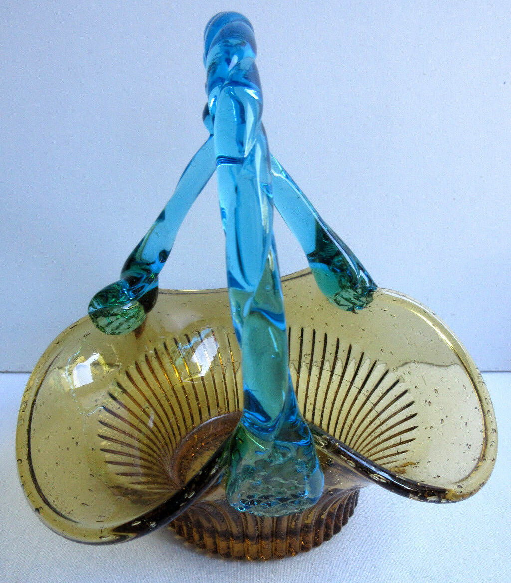 Empty pocket Three-fold basket Amber glass and blue handle, George SAND: Portieux