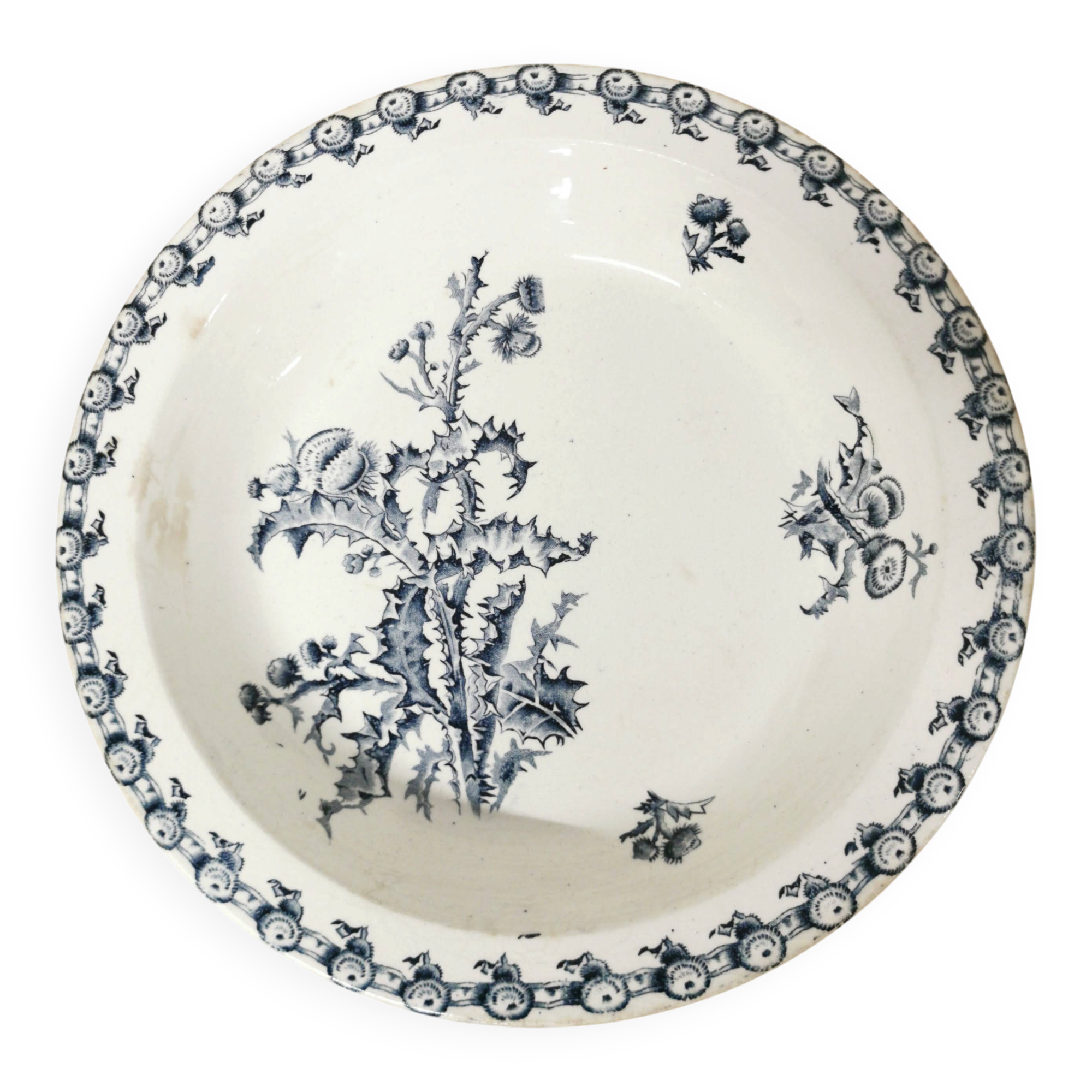 Shallow dish Chardons Gien - late 19th century