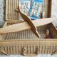 Avion en bois vintage
