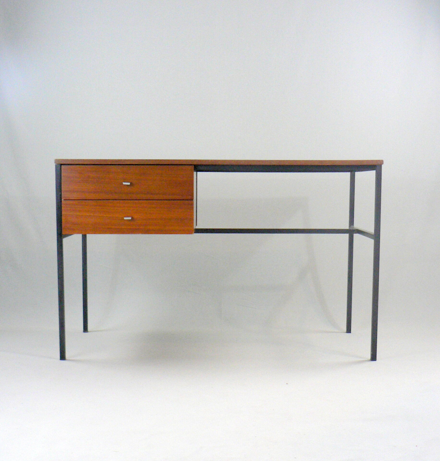 "Student" office of Pierre Guariche