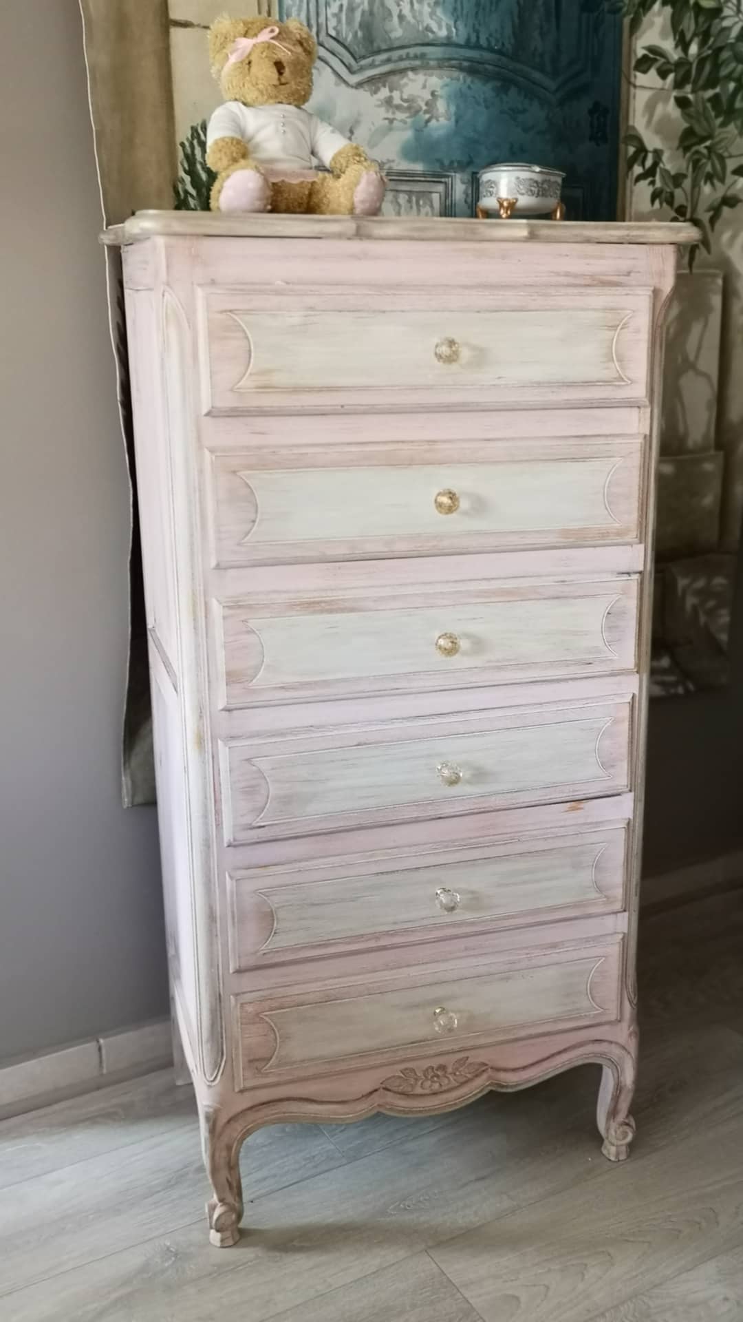 Convenient chiffonnier