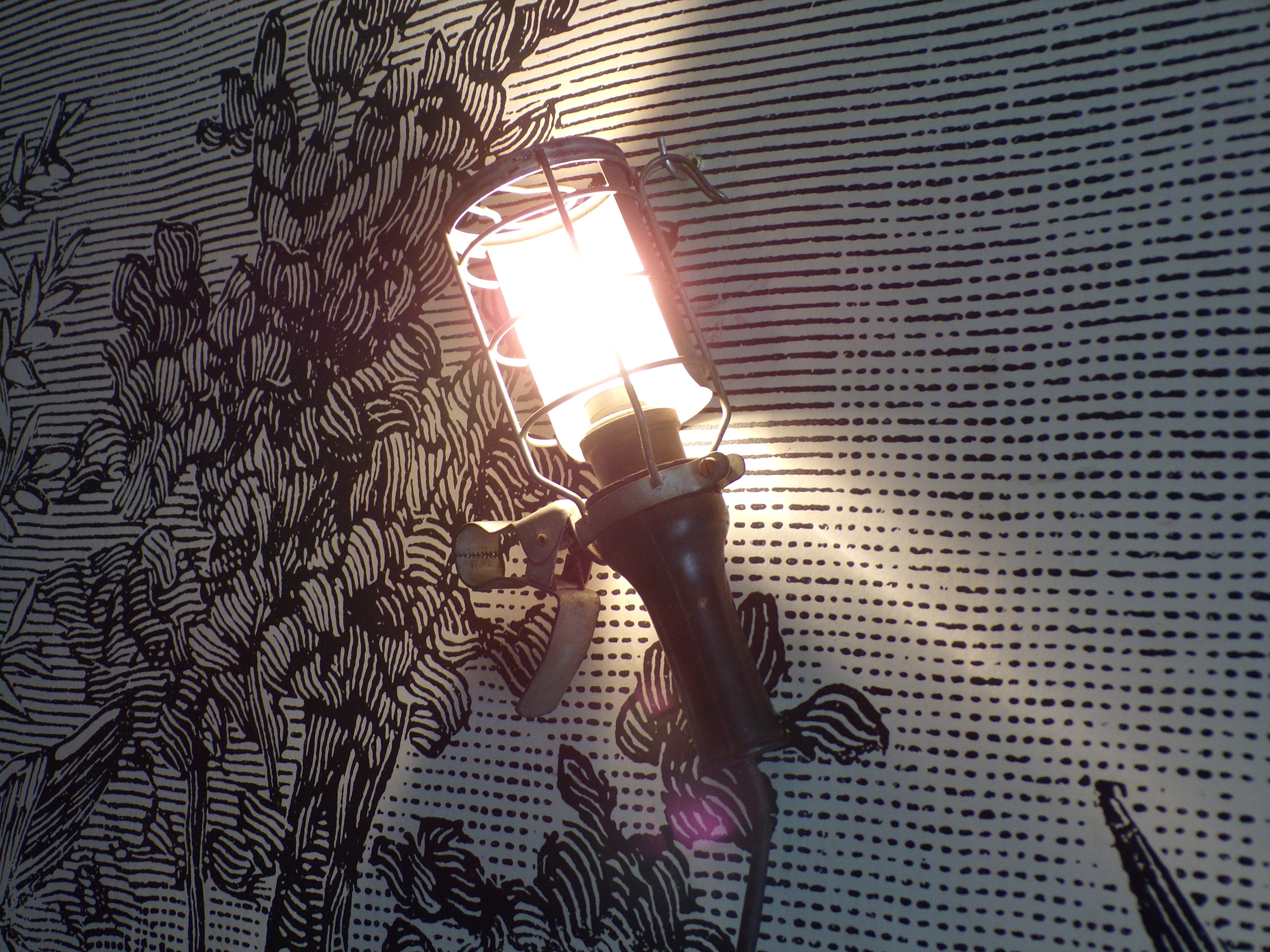 Atrow workshop clip lamp