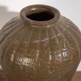 Petit vase ancien vert olive (c.1900)