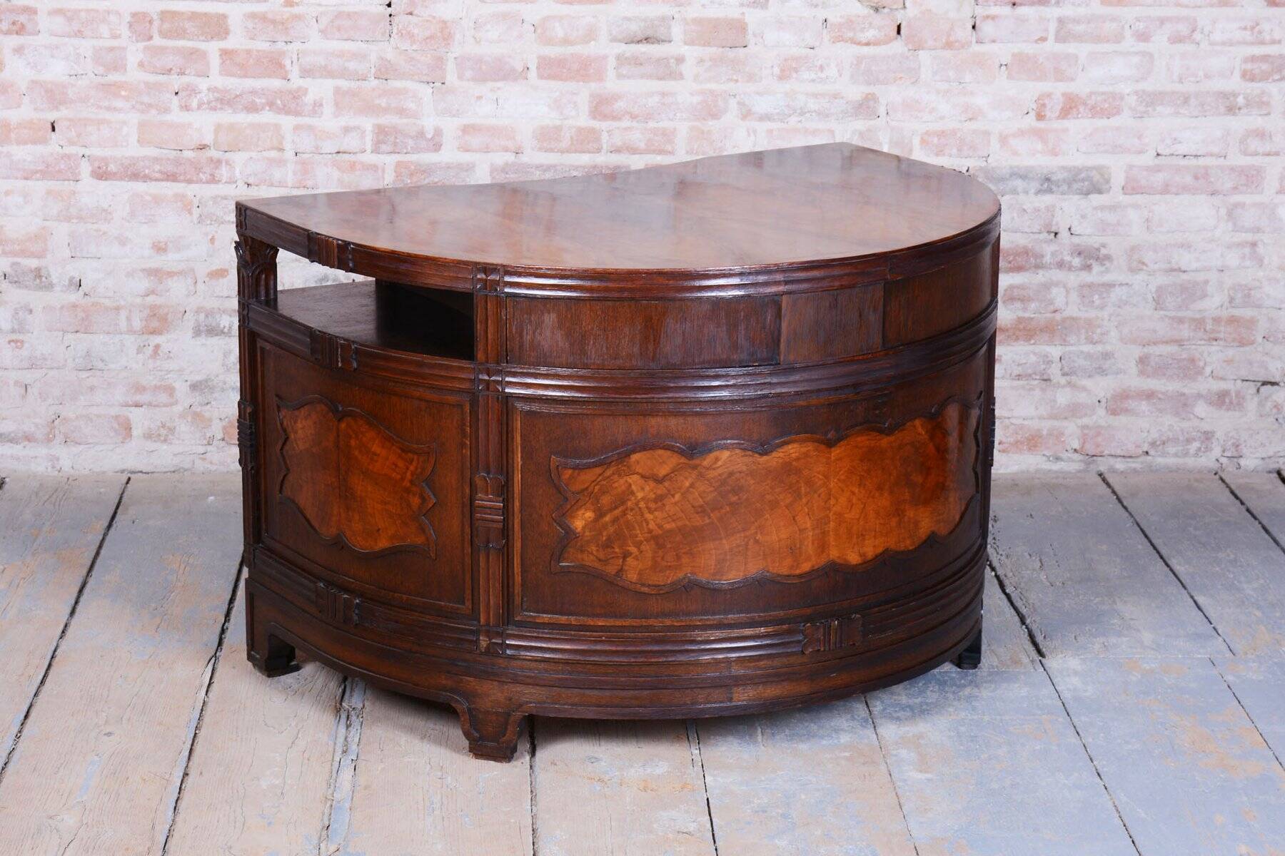 Czech Cubistic Writing Desk in Oak and Walnut, 1910s
