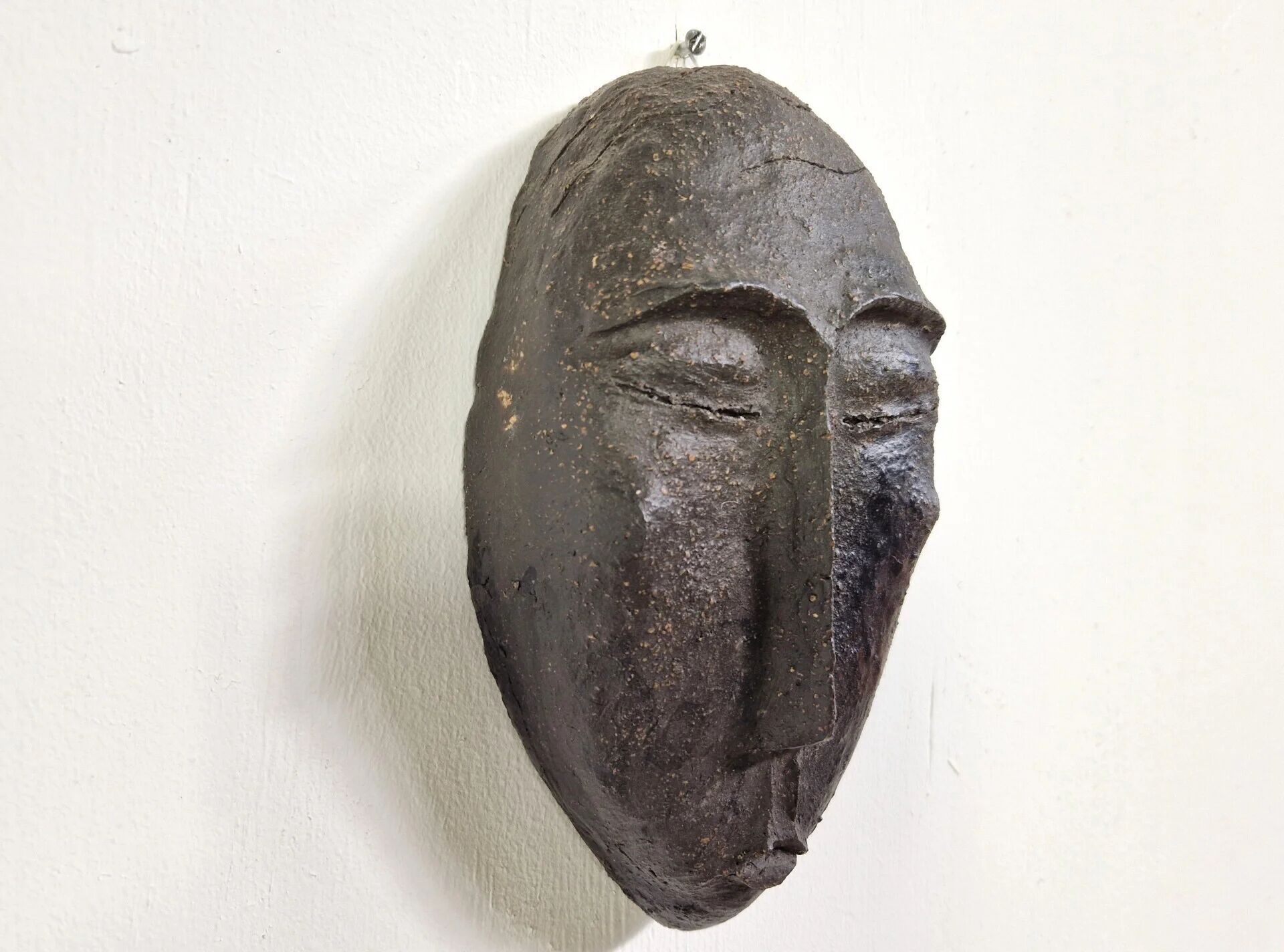 Grog clay wall mask | 20th century