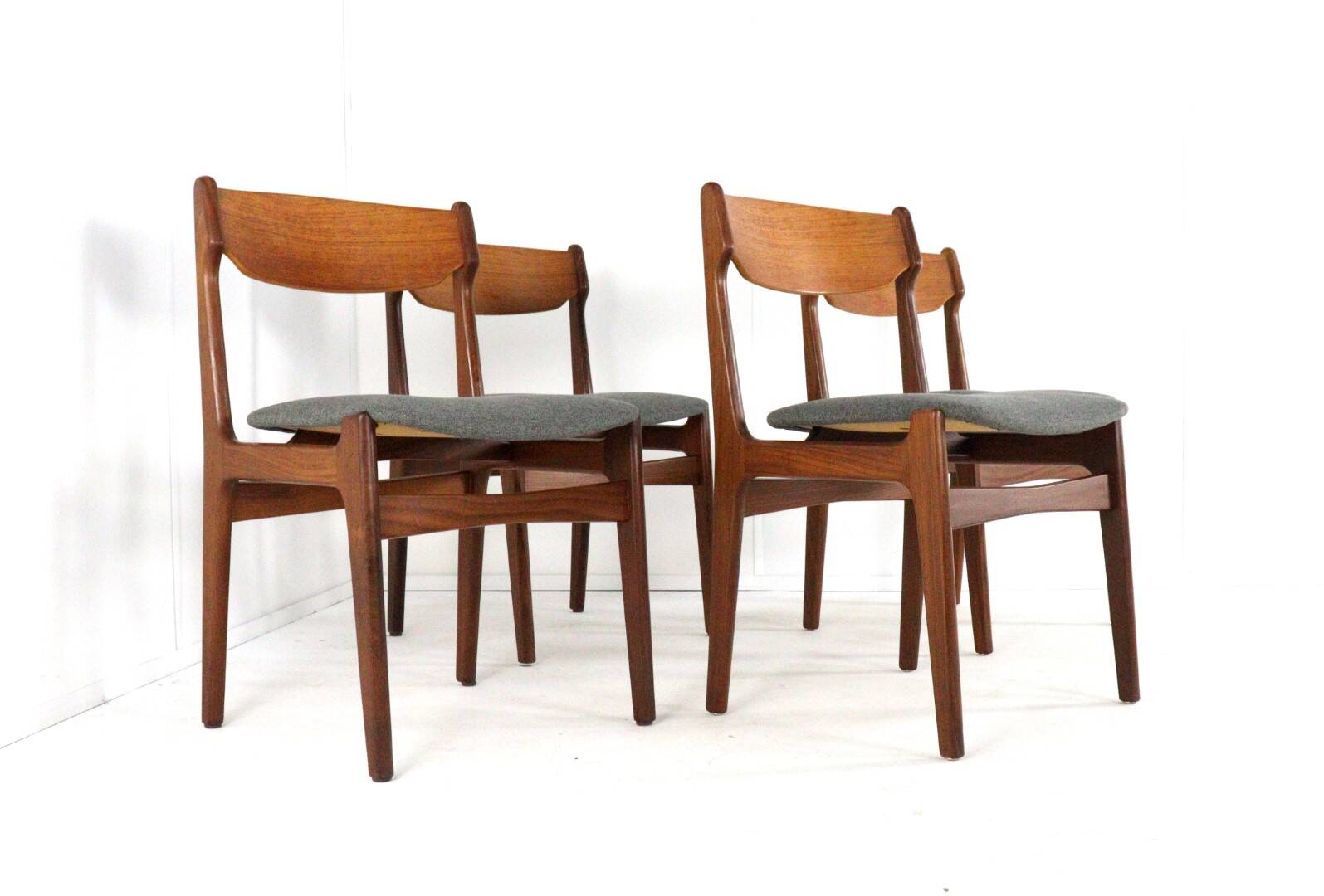 Very nice and solid set of 4 vintage teak chairs - Findahl.