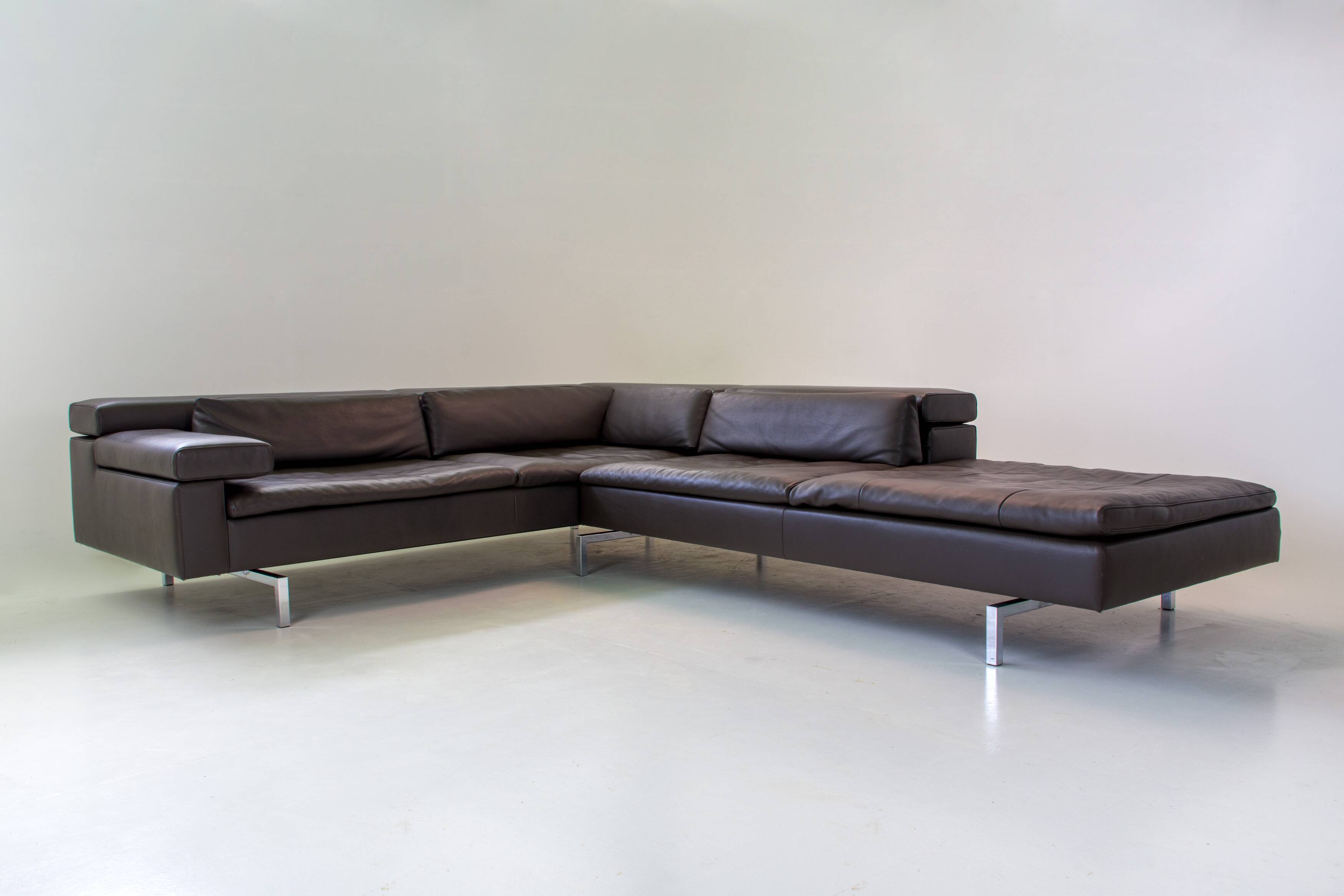 Jori Shiva leather corner sofa – Jean-Pierre Audebert