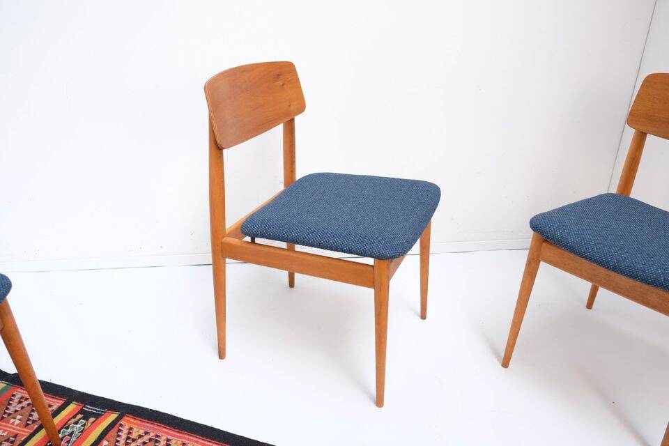 Set of 4 vintage chairs, 1960s–70s retro style, reupholstered.