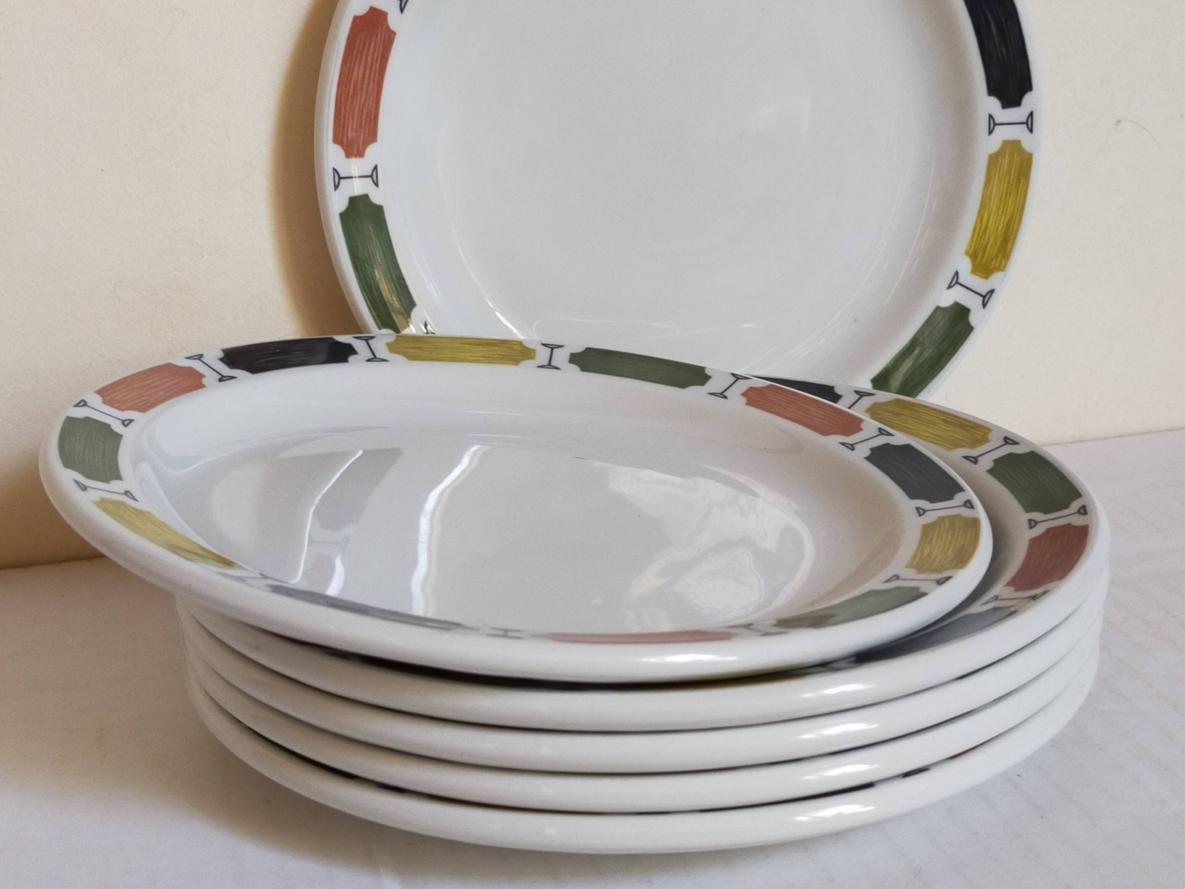 Six assiettes à dessert en porcelaine Anglaise DUDSON BROTHERS 70'